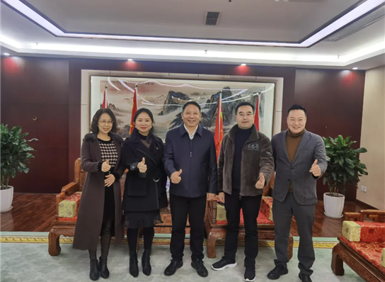博多钻研院校友同盟走进四川东升国际官网建设集团